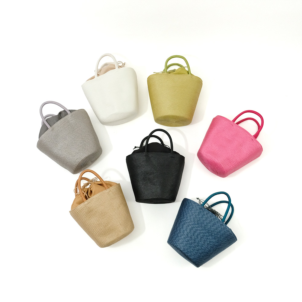 小ぶりで持ちやすい テーパードコロールバッグ（7色）