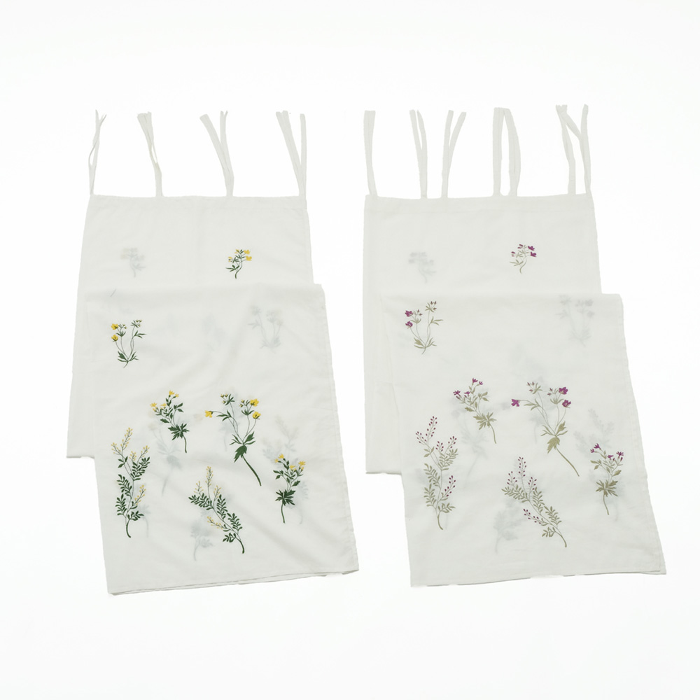 【先行予約】草花が咲き誇る刺繍のカーテン（2色）