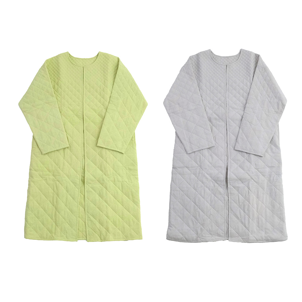 【先行予約】ふわりと軽い グラデーションキルトのロングコート（2色）