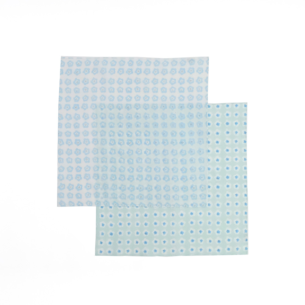 【先行予約】ネモフィラの咲く丘を描いた ブロックプリントのハンカチ（2色）