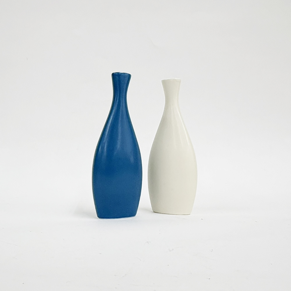 【先行予約】置くだけで空間が整う 半磁器のフラワーベース トール（2色）