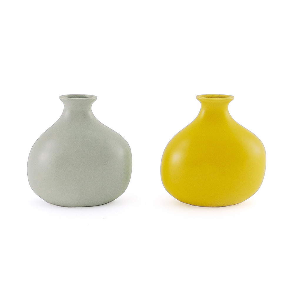 【先行予約】置くだけで空間が整う 半磁器のフラワーベース プランプ（2色）